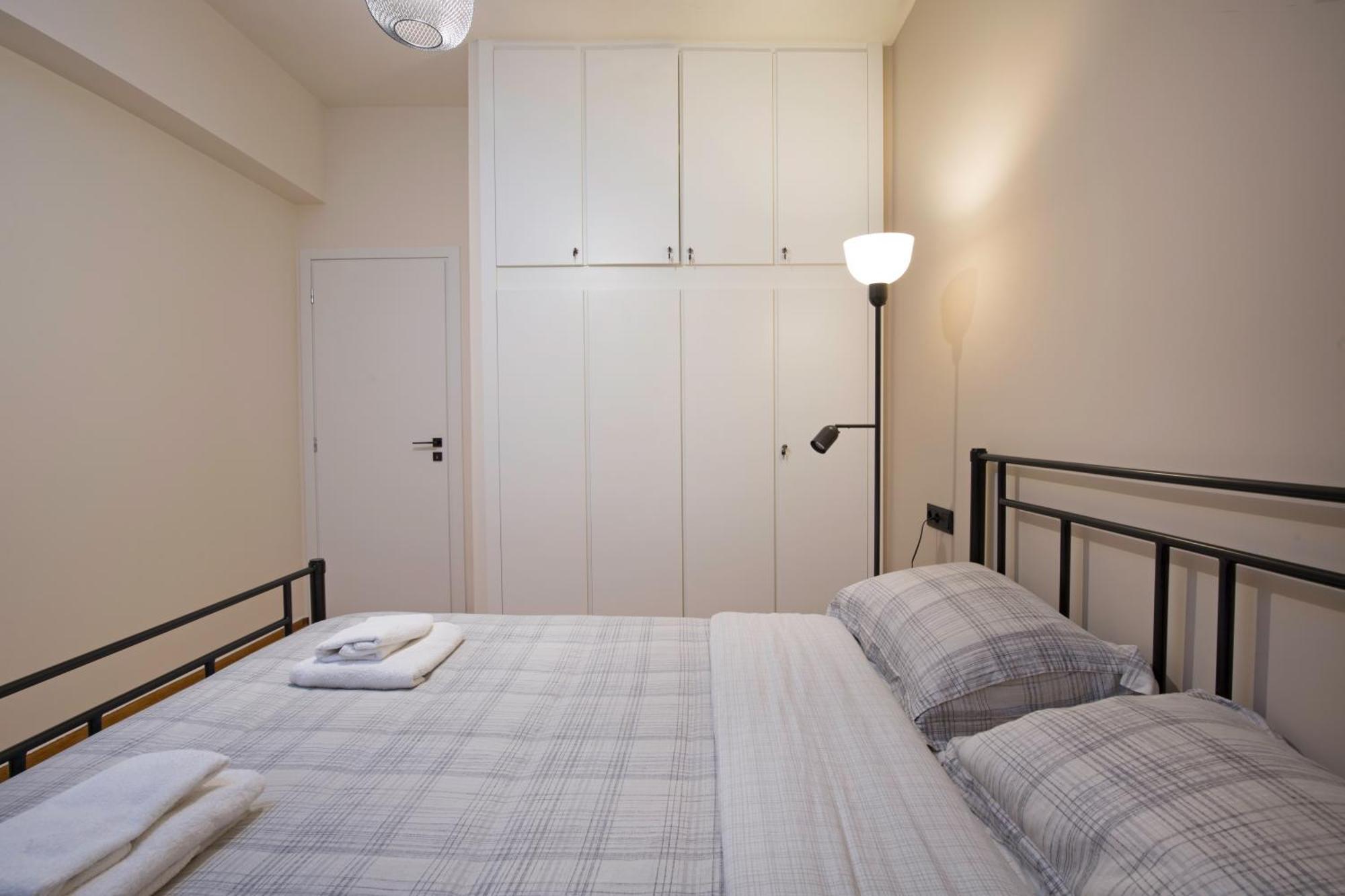 Urban Spacious Apartment Near Kallimarmaron Athens Exterior photo
