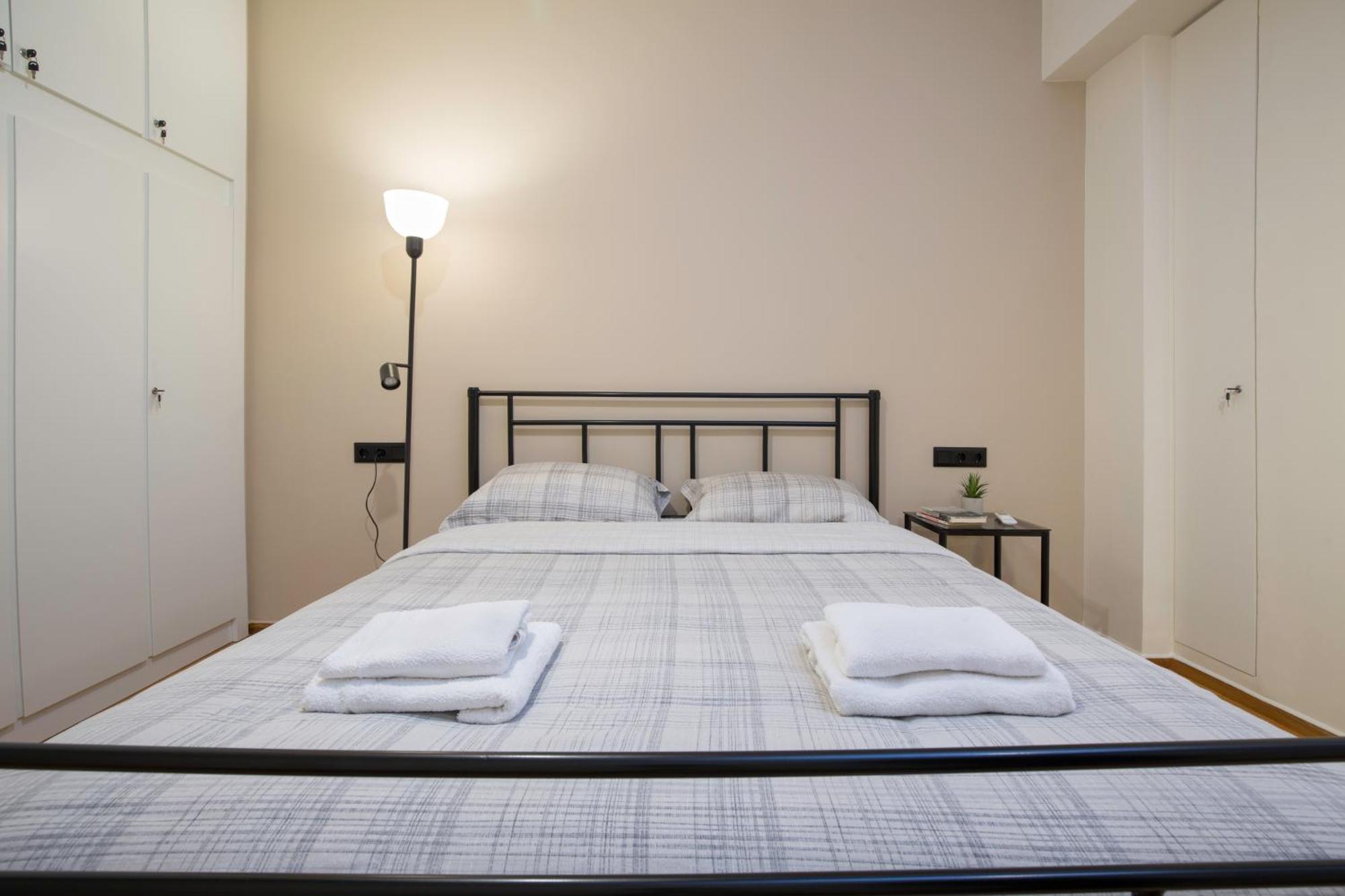 Urban Spacious Apartment Near Kallimarmaron Athens Exterior photo