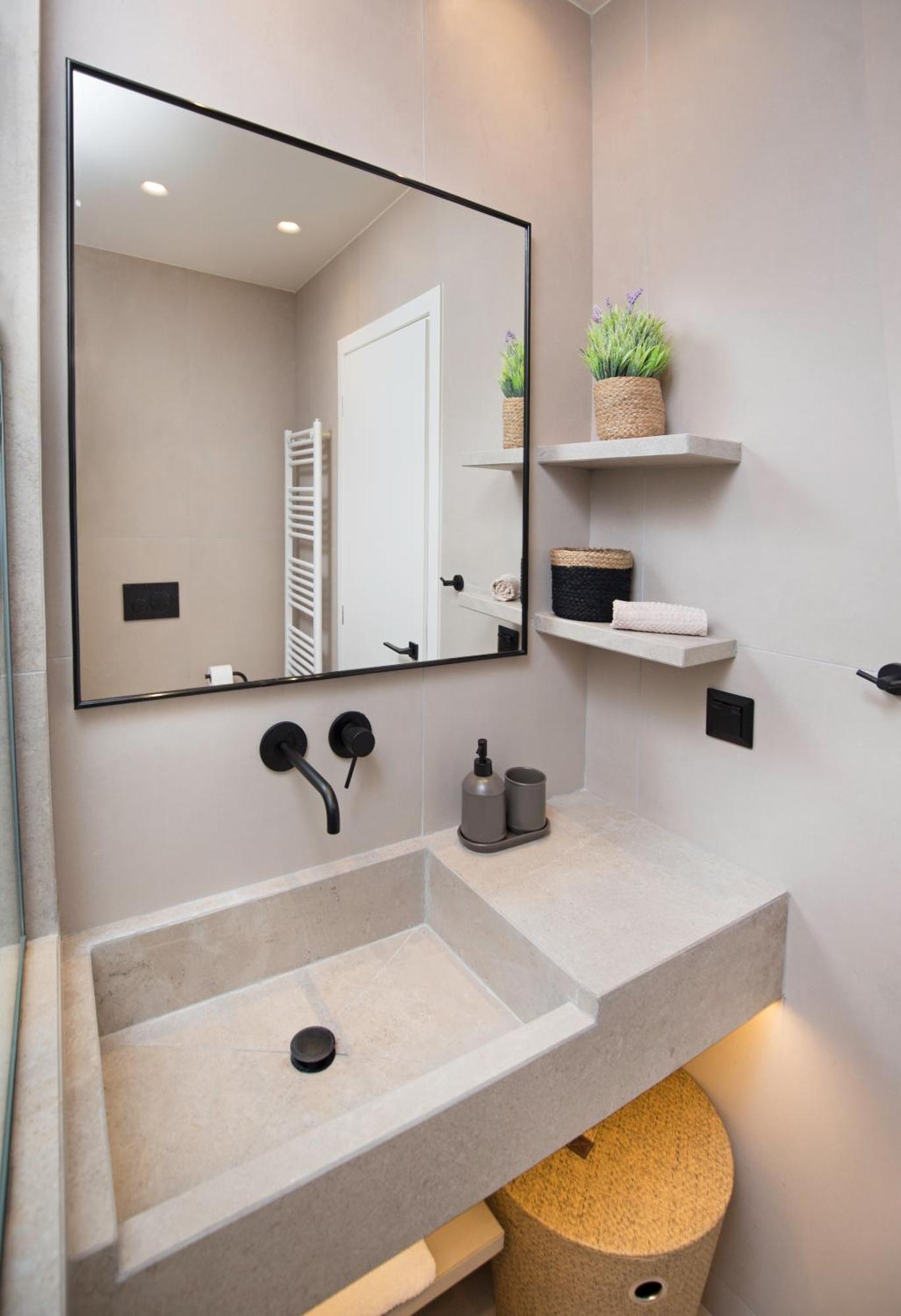 Urban Spacious Apartment Near Kallimarmaron Athens Exterior photo